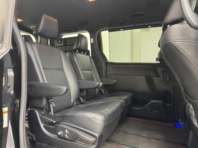 エスクァイア Gi パノラミックビューモニター TRDフロントグリル 純正フリップダウンモニター シートヒーター オートクルーズ 両側パワースライド スマートキー ETC フルセグTV/CD/DVD/Bluetooth(28枚目)