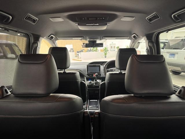 エスクァイア Gi パノラミックビューモニター TRDフロントグリル 純正フリップダウンモニター シートヒーター オートクルーズ 両側パワースライド スマートキー ETC フルセグTV/CD/DVD/Bluetooth(31枚目)