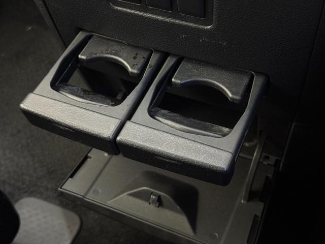 エルグランド 250ハイウェイスターS 両側パワースライドドア クルーズコントロール 社外ナビ フルセグTV フリップダウンモニター バックカメラ ハーフレザーシート ビルトインETC(28枚目)