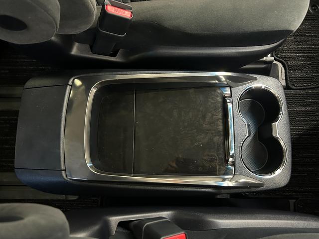 ヴェルファイア 2.5Z ワンオーナー 純正9インチナビ バックカメラ ETC フリップダウンモニター 両側パワースライドドア スマートキー プッシュスタート(29枚目)