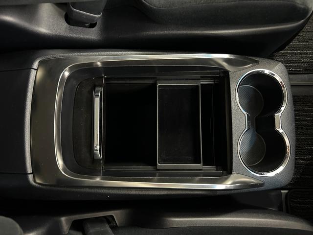 アルファード ２．５Ｓ　Ａパッケージ　両側パワースライドドア　バックカメラ　Ｂｌｕｅｔｏｏｔｈ　ＥＴＣ　ナビ、フルセグＴＶ　コーナーセンサー前後　後席モニター　純正アルミホイール　ＬＥＤヘッドライト（32枚目）