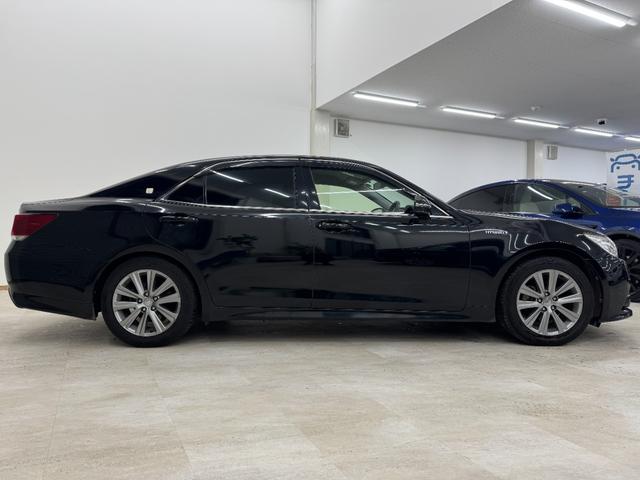 TOYOTA CROWN HYBRID ATHLETE