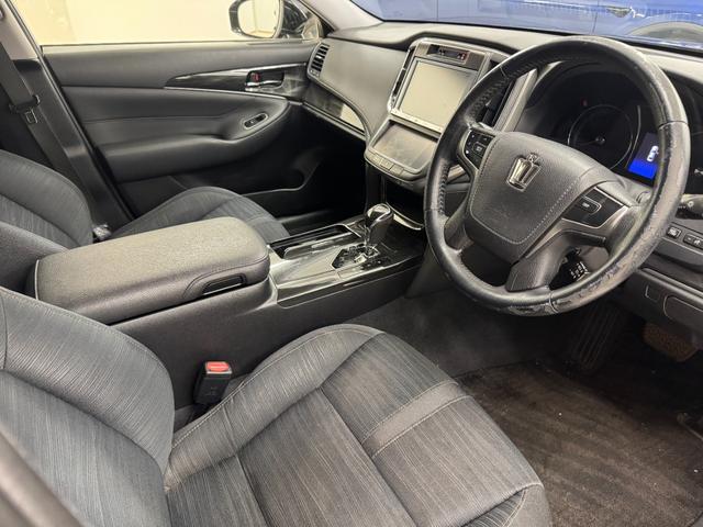 TOYOTA CROWN HYBRID ATHLETE