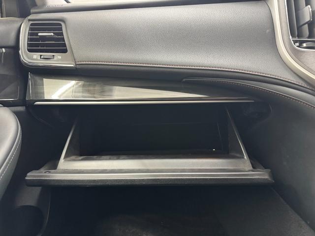 TOYOTA CROWN HYBRID ATHLETE