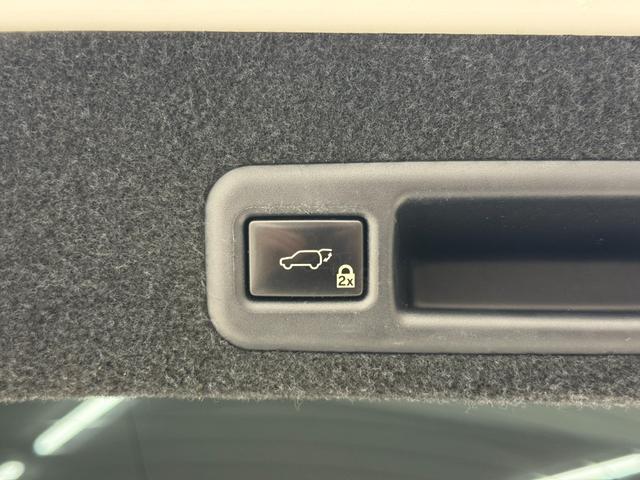 ＲＸ 　純正ナビ　フルセグＴＶ　バックカメラ　ステアリングヒーター　ＨＵＤ　Ｂｌｕｅｔｏｏｔｈ　シートヒーター　エアシート　電動リアゲード　ドライブレコーダー　パワシート　ＥＴＣ２．０オートマチックハイビーム（7枚目）