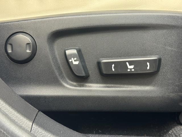 ＲＸ 　純正ナビ　フルセグＴＶ　バックカメラ　ステアリングヒーター　ＨＵＤ　Ｂｌｕｅｔｏｏｔｈ　シートヒーター　エアシート　電動リアゲード　ドライブレコーダー　パワシート　ＥＴＣ２．０オートマチックハイビーム（8枚目）