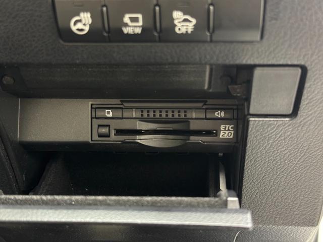 ＲＸ 　純正ナビ　フルセグＴＶ　バックカメラ　ステアリングヒーター　ＨＵＤ　Ｂｌｕｅｔｏｏｔｈ　シートヒーター　エアシート　電動リアゲード　ドライブレコーダー　パワシート　ＥＴＣ２．０オートマチックハイビーム（11枚目）