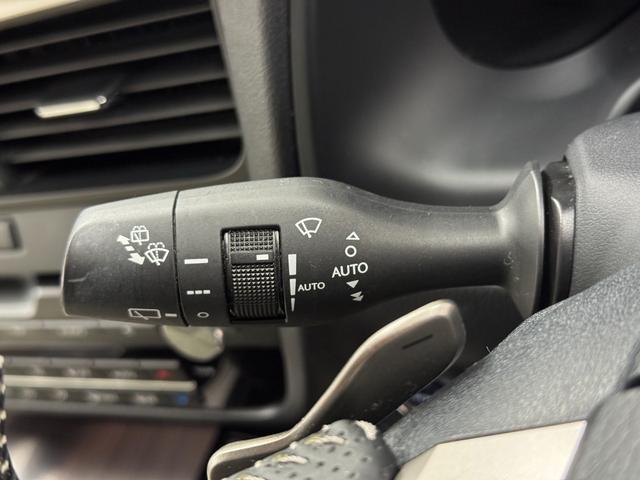 ＲＸ 　純正ナビ　フルセグＴＶ　バックカメラ　ステアリングヒーター　ＨＵＤ　Ｂｌｕｅｔｏｏｔｈ　シートヒーター　エアシート　電動リアゲード　ドライブレコーダー　パワシート　ＥＴＣ２．０オートマチックハイビーム（35枚目）