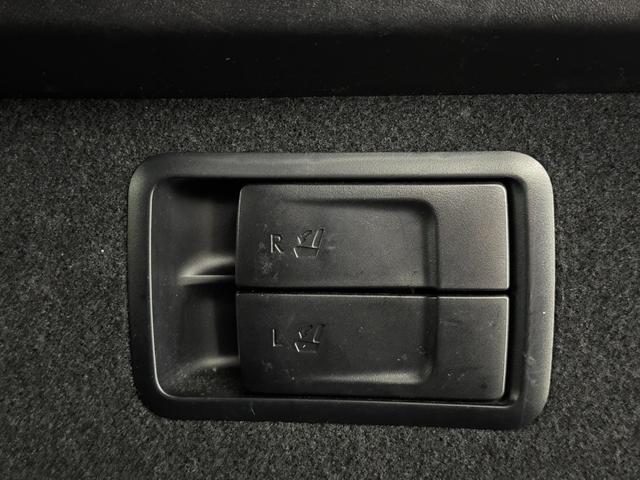 ＲＸ 　純正ナビ　フルセグＴＶ　バックカメラ　ステアリングヒーター　ＨＵＤ　Ｂｌｕｅｔｏｏｔｈ　シートヒーター　エアシート　電動リアゲード　ドライブレコーダー　パワシート　ＥＴＣ２．０オートマチックハイビーム（47枚目）