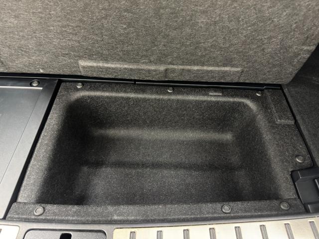 ＲＸ 　純正ナビ　フルセグＴＶ　バックカメラ　ステアリングヒーター　ＨＵＤ　Ｂｌｕｅｔｏｏｔｈ　シートヒーター　エアシート　電動リアゲード　ドライブレコーダー　パワシート　ＥＴＣ２．０オートマチックハイビーム（50枚目）