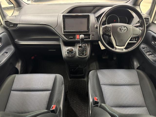 ヴォクシー ＺＳ　煌　純正９インチナビ　フルセグＴＶ　バックモニター　ＥＴＣ　プッシュスタート　両側パワースライドドア　ＬＥＤヘッドライト（3枚目）