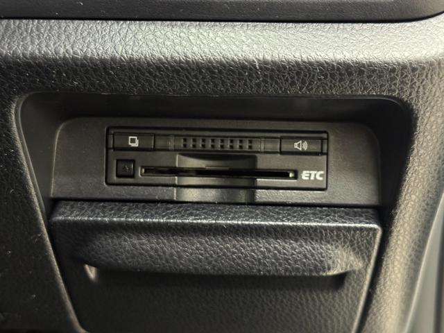 ヴォクシー ＺＳ　煌　純正９インチナビ　フルセグＴＶ　バックモニター　ＥＴＣ　プッシュスタート　両側パワースライドドア　ＬＥＤヘッドライト（7枚目）