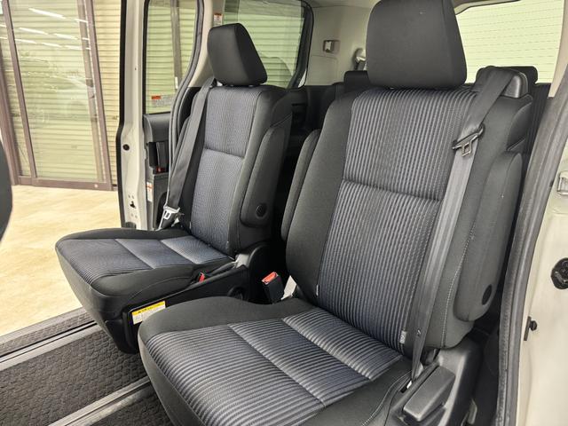 ヴォクシー ＺＳ　煌　純正９インチナビ　フルセグＴＶ　バックモニター　ＥＴＣ　プッシュスタート　両側パワースライドドア　ＬＥＤヘッドライト（11枚目）