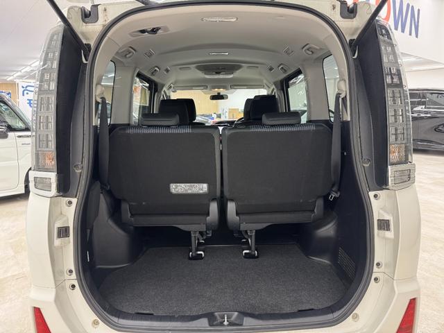 ヴォクシー ＺＳ　煌　純正９インチナビ　フルセグＴＶ　バックモニター　ＥＴＣ　プッシュスタート　両側パワースライドドア　ＬＥＤヘッドライト（13枚目）