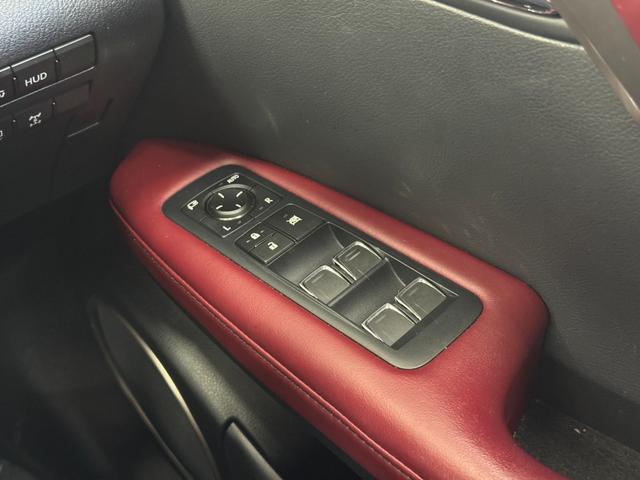 ＲＸ ＲＸ３００　Ｆスポーツ　純正ナビ　全方位カメラ　フルセグＴＶ　サンルーフ　ステアリングヒーター　電動リアゲード　ＢＳＭ　ＨＵＤ　シートヒーターエアシート　ドラレコ前後　メモリーシート　ＥＴＣ２．０　Ｂｌｕｅｔｏｏｔｈ（29枚目）