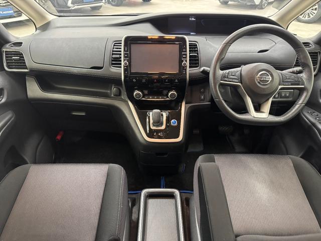 セレナ ｅ－パワー　ハイウェイスターＶ　フルセグＴＶ／ＣＤ／ＤＶＤ／Ｂｌｕｅｔｏｏｔｈ　ＬＥＤヘッドライト　純正アルミホイール　　クルーズコントロール　全周囲カメラ（2枚目）