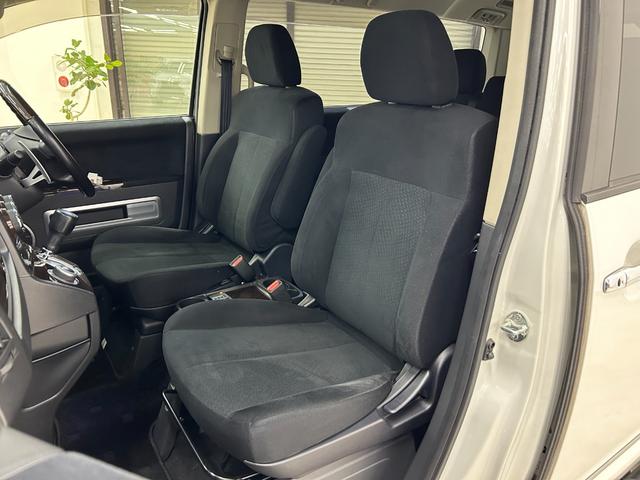 デリカＤ：５ シャモニー　ナビ　フルセグＴＶ　両側パワースライドドア　バックカメラ　サイドカメラ　フロントカメラ　フリップダウンモニター　パワシート　パドルシフト　ＥＴＣ　Ｂｌｕｅｔｏｏｔｈ（13枚目）