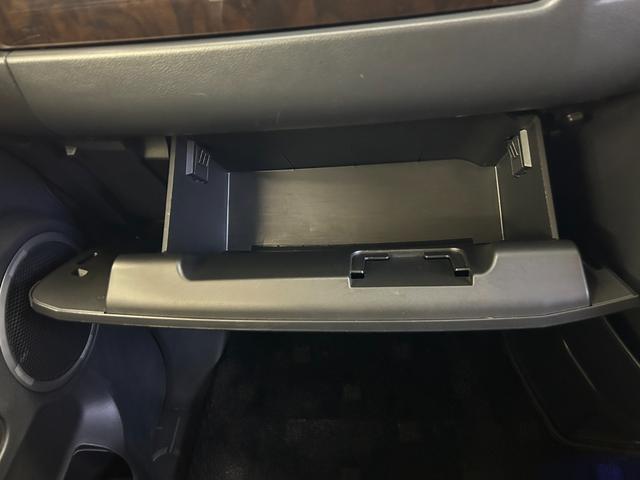 デリカＤ：５ シャモニー　ナビ　フルセグＴＶ　両側パワースライドドア　バックカメラ　サイドカメラ　フロントカメラ　フリップダウンモニター　パワシート　パドルシフト　ＥＴＣ　Ｂｌｕｅｔｏｏｔｈ（33枚目）