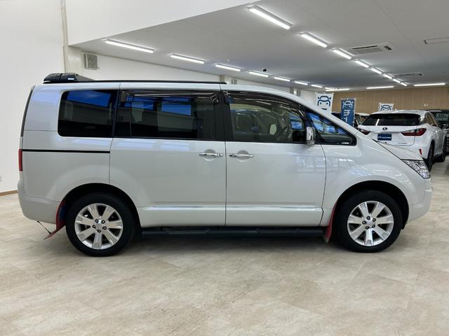 デリカＤ：５ シャモニー　ナビ　フルセグＴＶ　両側パワースライドドア　バックカメラ　サイドカメラ　フロントカメラ　フリップダウンモニター　パワシート　パドルシフト　ＥＴＣ　Ｂｌｕｅｔｏｏｔｈ（41枚目）