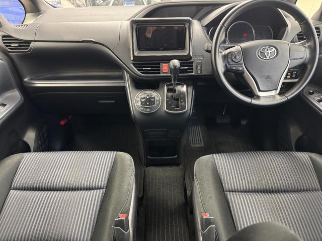 ヴォクシー ＺＳ　煌　社外ナビ　バックモニター　両側パワースライドドア　純正アルミホイール　プッシュスタート　Ｂｌｕｅｔｏｏｔｈ　ＥＴＣ（2枚目）