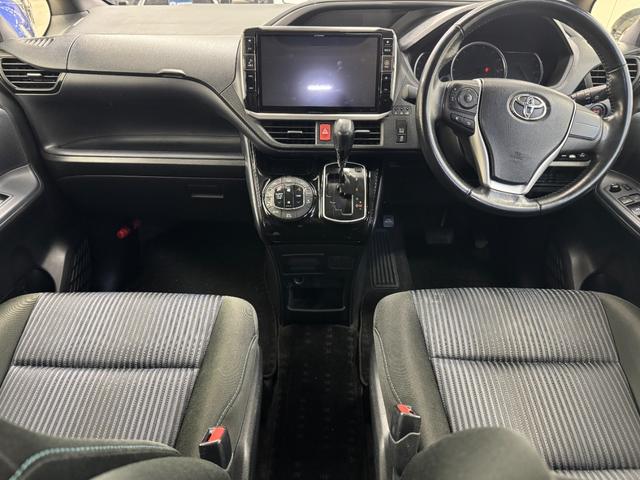 ヴォクシー ＺＳ　煌ＩＩ　アルパイン１１インチナビ　アルパイン１２．８インチフリップダウンモニター　バックモニター　両側パワースライドドア　Ｂｌｕｅｔｏｏｔｈ　ＥＴＣ　ドライブレコーダー　フルセグＴＶ（2枚目）