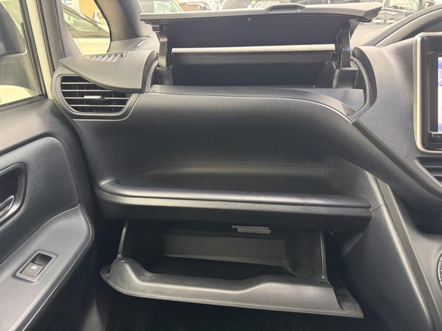 ヴォクシー ZS 煌 純正9インチナビTV バックカメラ スマートキー LEDヘッドライト 純正16インチアルミホイール ETC(35枚目)