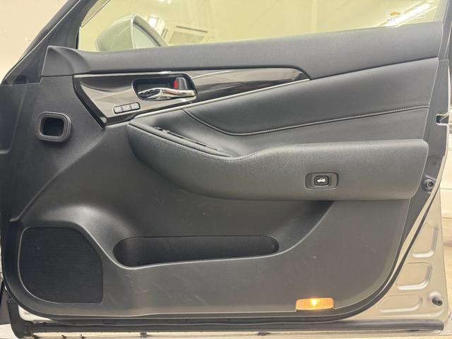 クラウンハイブリッド アスリートＧ　純正ＨＤＤナビＴＶ　黒レザーシート　バックカメラ　電動サンシェード（20枚目）