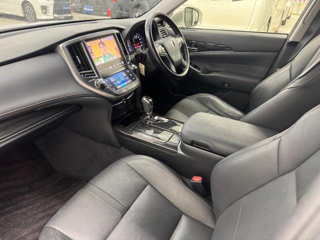 クラウンハイブリッド アスリートＧ　純正ＨＤＤナビＴＶ　黒レザーシート　バックカメラ　電動サンシェード（25枚目）