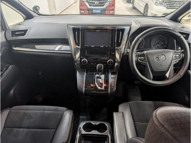 アルファード 　サンルーフ　両側パワースライドドア　バックカメラ　ＥＴＣ禁煙車　カロッツェリアナビ　フリップダウンモニターサイドリフトアップシート（12枚目）