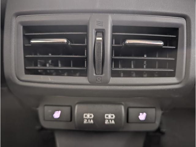 レヴォーグ ＳＴＩスポーツ　禁煙車　純正１１．６インチナビ　フロントサイドバックカメラ　フルセグＴＶ　シートヒーター　赤黒革シート　メモリ付パワーシート　電動リアゲート　アイサイトセーフティプラス　ＬＥＤライト（32枚目）