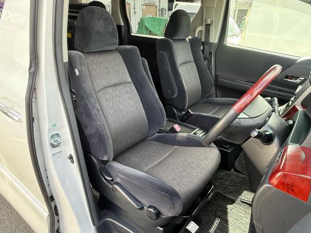 アルファード ２４０Ｓ　２４０Ｓ　ナビ　後席フリップダウンモニター　７人乗り　　ＨＩＤヘッドライト　オートライト　両側電動スライドドア　アルミホイール　ＥＴＣ（22枚目）