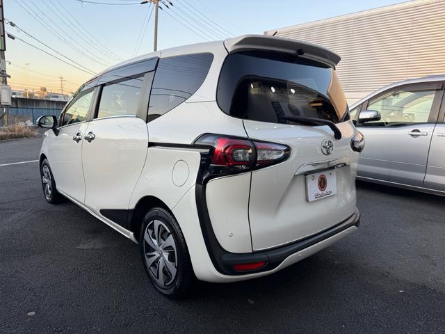 シエンタ G クエロ Gクエロ 7人乗り 軽減ブレーキ 両側自動ドア Iストップ 前後ドラレコ 全方位カメラ Bカメラ デュアルエアバック フルオートエアコン ウォークスルー LEDヘッド ナビ&TV/スペアー有(12枚目)