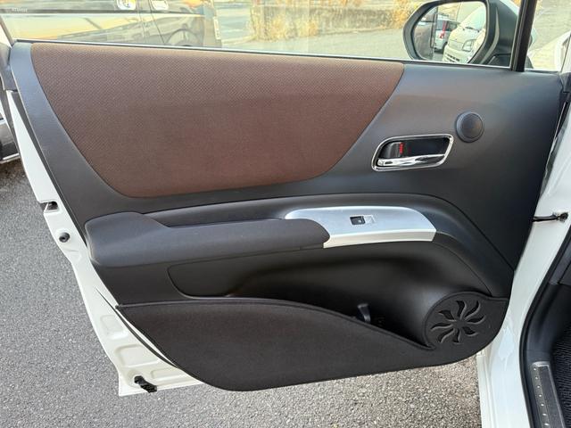 シエンタ G クエロ Gクエロ 7人乗り 軽減ブレーキ 両側自動ドア Iストップ 前後ドラレコ 全方位カメラ Bカメラ デュアルエアバック フルオートエアコン ウォークスルー LEDヘッド ナビ&TV/スペアー有(41枚目)