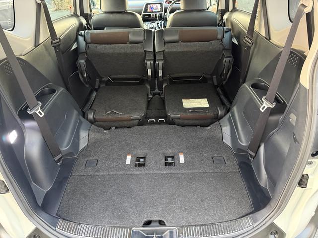 シエンタ G クエロ Gクエロ 7人乗り 軽減ブレーキ 両側自動ドア Iストップ 前後ドラレコ 全方位カメラ Bカメラ デュアルエアバック フルオートエアコン ウォークスルー LEDヘッド ナビ&TV/スペアー有(52枚目)