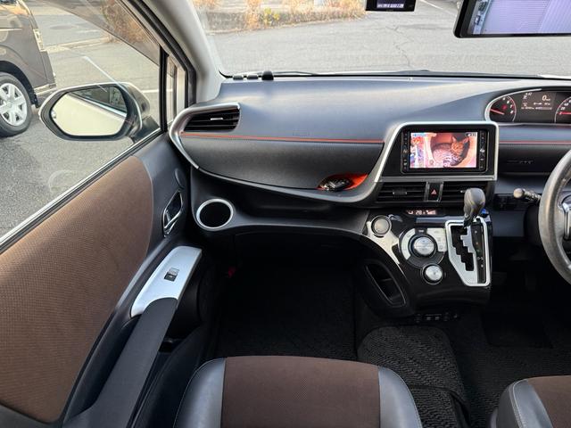 シエンタ G クエロ Gクエロ 7人乗り 軽減ブレーキ 両側自動ドア Iストップ 前後ドラレコ 全方位カメラ Bカメラ デュアルエアバック フルオートエアコン ウォークスルー LEDヘッド ナビ&TV/スペアー有(56枚目)