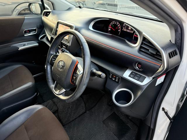 シエンタ G クエロ Gクエロ 7人乗り 軽減ブレーキ 両側自動ドア Iストップ 前後ドラレコ 全方位カメラ Bカメラ デュアルエアバック フルオートエアコン ウォークスルー LEDヘッド ナビ&TV/スペアー有(57枚目)