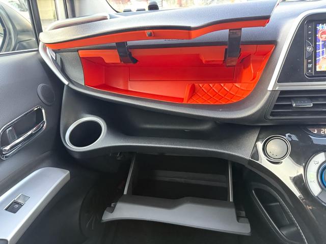 シエンタ G クエロ Gクエロ 7人乗り 軽減ブレーキ 両側自動ドア Iストップ 前後ドラレコ 全方位カメラ Bカメラ デュアルエアバック フルオートエアコン ウォークスルー LEDヘッド ナビ&TV/スペアー有(60枚目)