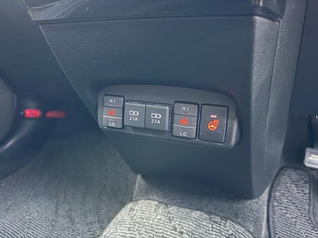 シエンタ G クエロ Gクエロ 7人乗り 軽減ブレーキ 両側自動ドア Iストップ 前後ドラレコ 全方位カメラ Bカメラ デュアルエアバック フルオートエアコン ウォークスルー LEDヘッド ナビ&TV/スペアー有(70枚目)