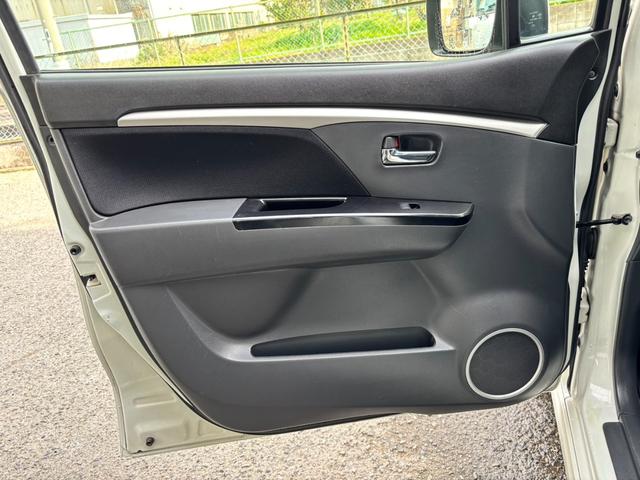 ワゴンＲスティングレー Ｘ　ワンオーナー　ナビ　ワンセグＴＶ　ＣＤ／ＤＶＤ再生　ＥＴＣ　プッシュスタート　スマートキー　ＨＩＤライト　フォグ（32枚目）