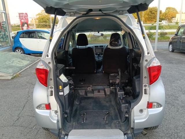 ラクティス X 福祉車両 車いす仕様車 スロープタイプ 車いす1台 助手席側リヤシート付 ナビ TV ETC(5枚目)