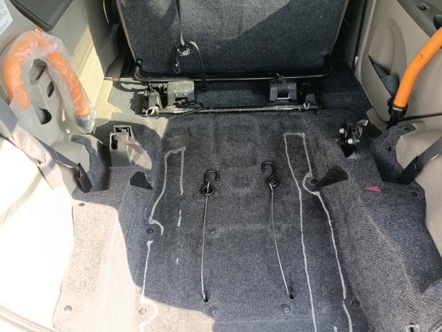 タント 　スローパー　車いす移動車　福祉車両　スロープタイプ　ＥＴＣ　運転席＆助手席エアバッグ　リモコンドアロック　後席片側スライドドア　リアシート付　リヤシート脱着可　ＥＴＣ（4枚目）