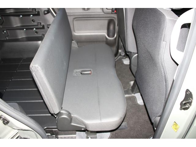 �y�X�Y�L�F�蒆�Îԁz�̂R�̈��S�c