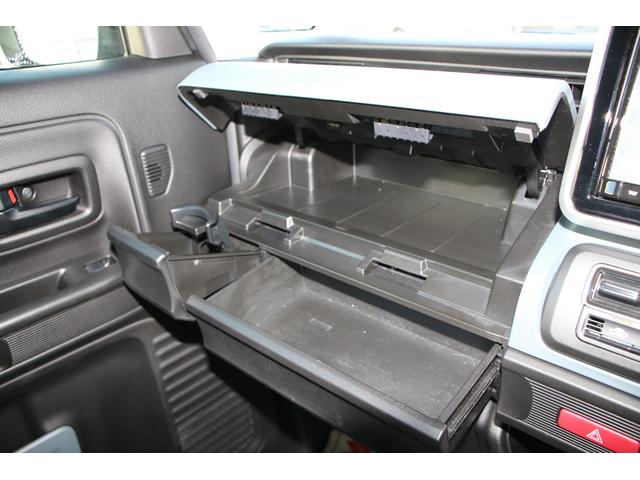 �����[�J�[�̃~�j�o���E�q�u���ÎԂ��W�����Ă���܂��B