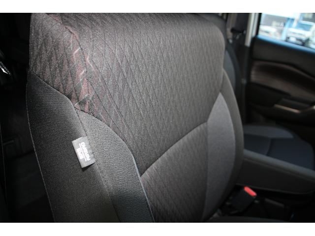 �S�X�y�X�Y�L�F�蒆�Îԁz�𑽐���葵���Ă���܂��B