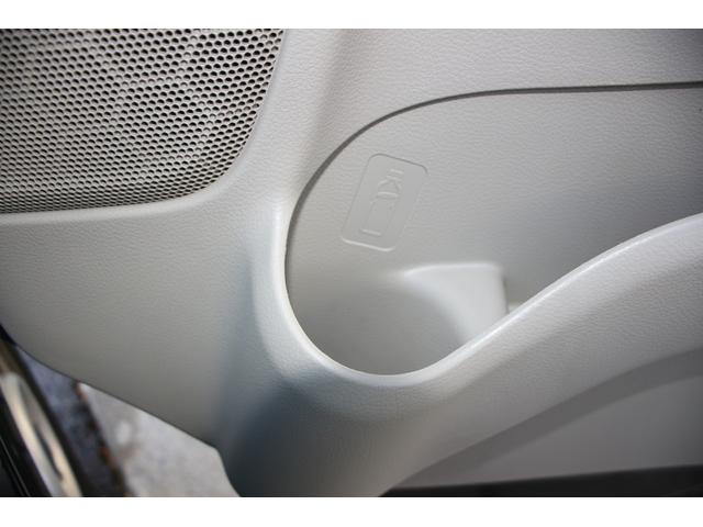 エブリイ ＰＡリミテッド　６型　パートタイム４ＷＤ　前後ブレーキサポ　オートライト　４ＷＤ　衝突被害軽減システム　アイドリングストップ　横滑り防止機能　衝突安全ボディ（75枚目）