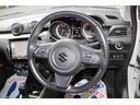 スイフト ＸＲリミテッド　ＺＣ８３Ｓ　純正ナビ　衝突被害軽減ブレーキ　ドライブレコーダー　オートライト　純正ナビ　プッシュスタート　シートヒーター　オートエアコン　ワンオーナー　衝突被害軽減システム　衝突安全ボディ　盗難防止システム（8枚目）