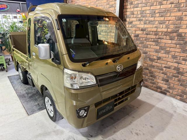 ハイゼットトラック ジャンボエクストラ　パワーゲート　４ＡＴ　リフト能力３５０ｋｇ　ワンオーナー　三方開　　ＥＴＣ　ドラレコ　ナビ　バックカメラ　スロコン　軽トラ　パワーゲート　”ジャンボ”ボディ×垂直式テールリフト（5枚目）