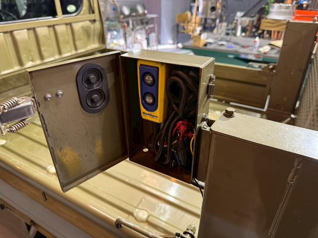 ハイゼットトラック ジャンボエクストラ　パワーゲート　４ＡＴ　リフト能力３５０ｋｇ　ワンオーナー　三方開　　ＥＴＣ　ドラレコ　ナビ　バックカメラ　スロコン　軽トラ　パワーゲート　”ジャンボ”ボディ×垂直式テールリフト（21枚目）