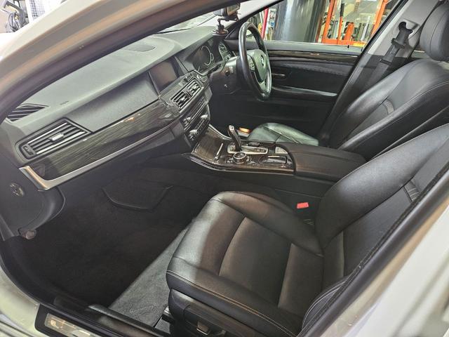 �ؖڒ��̃p�l�����ƂĂ��G���K���g�ł��B