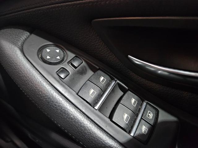 ���B�Ԃɂ��肪���ȃh�A�|�P�b�g��_�b�V���{�[�h�ׂ̂������΍�i�Ɍ����ς݂ł����S���������B